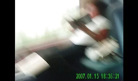 Europäische Brünette alte nackte hausfrauen Vanessa auf der Straße gefilmt