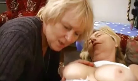 Ich kaufte eine Pornoscheibe in einem Sexshop intime hausfrauen sex und wurde durch ein Loch in der Wand gefickt