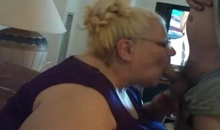 Kerl in einem weiblichen Wohnheim fickt private hausfrauen sexkontakte eine Blondine