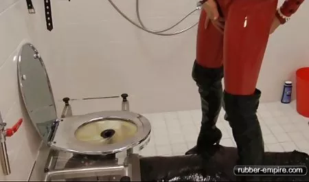 Anal Blondine spielt die reifer hausfrauensex Rolle der Muse