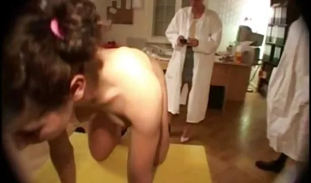 Sexuelle Intimität mit nackte hausfrauen beim sex einem verdorbenen Lehrer