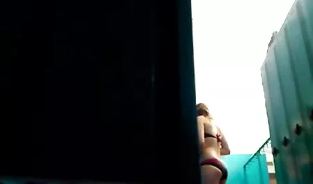 Brünette mit einem dicken Arsch lutschte ein Mitglied beim Pornocasting sexy nackte hausfrauen