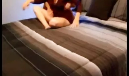Der Kerl behandelte geile hausfrauen ab 40 sein weibliches Mitglied