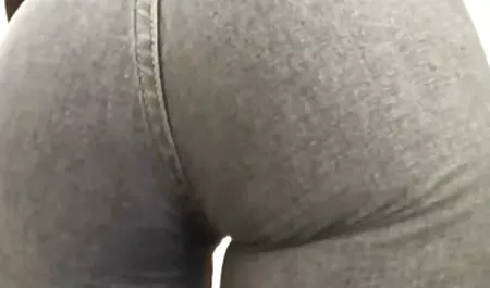 Chicks sind mit einer Limousine hausfrauensexvideo gefahren und haben Spaß