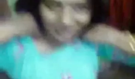 Kleine mollige nackte hausfrauen weiße und schwarze Muschi