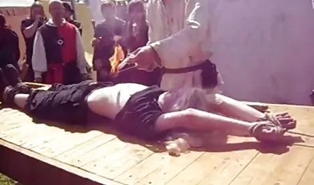 Papas Tochter Marie McCray kam zu einer erotischen geile hausfrauen ab 60 Massage