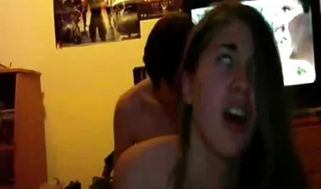 Vater hart fickt im Kehlkopf die schuldige Tochter seitensprung hausfrauen Olya