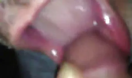 Juans hausfrauensexvideo Mitglied ist zwischen zwei saftigen Frauen hin und her gerissen