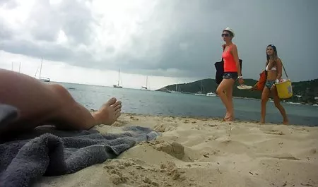 Die sinnliche Jane und Katarina dämpfen ihre Muschi in der private hausfrau sex Sauna